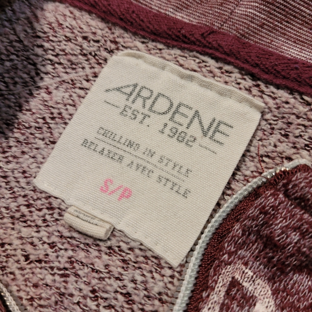 Ardene Sweater - Picture 4 of 6